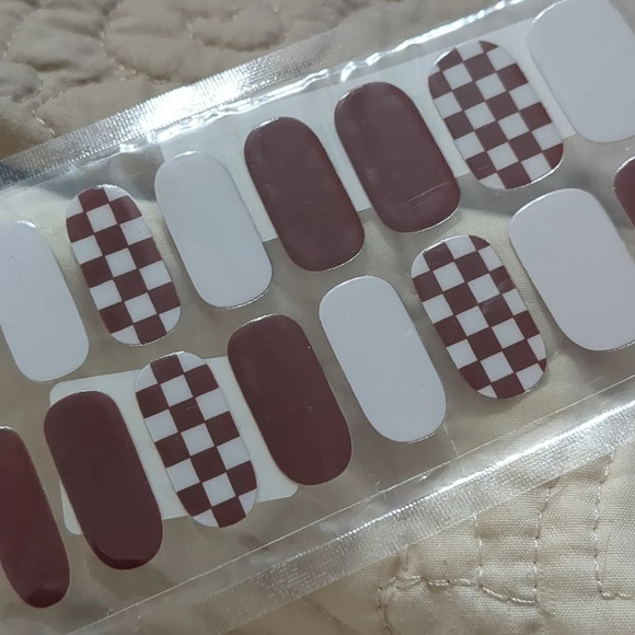Checkerboard Nail Art Strip Wraps Full Cover Nail Stickers 16Pcs/Sheet - Picture 2 of 3